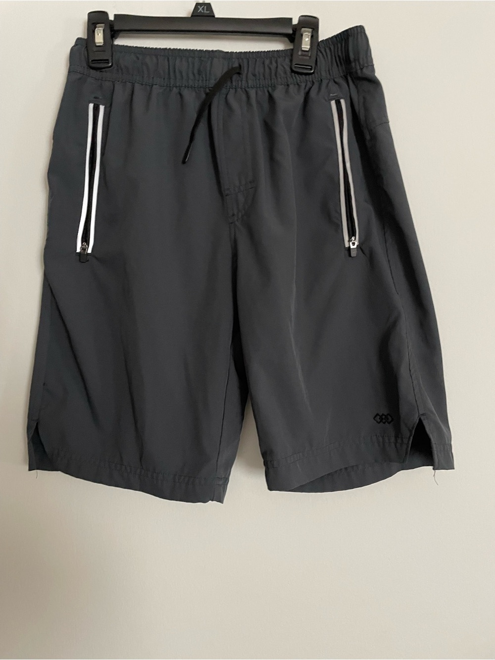 Boys XL (18) Leg3nd Charcoal Active Shorts with Zipper Pockets